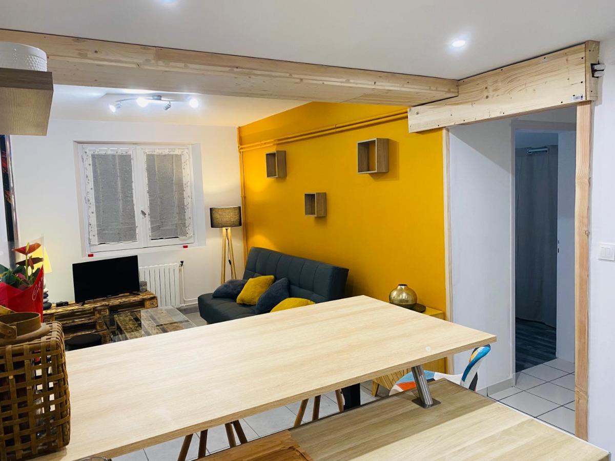 Studio 40M2 Plein Pied Avec Parking Jussac Exteriér fotografie